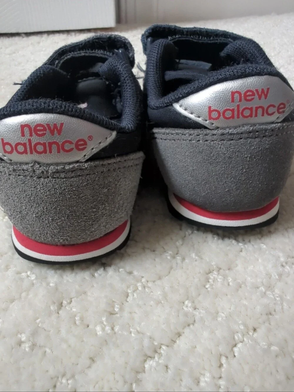 New Balance 420 Kids Navy and Red Velcro Sneakers Toddler Size 6